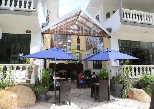 La Digue Self-catering Apartments