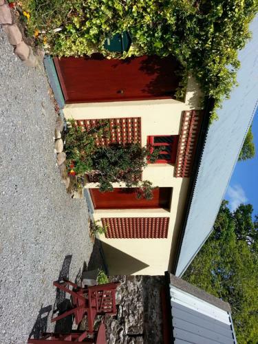 James Tymon Self-catering Cottage