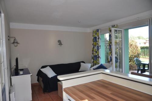 Maison Jumel�e Dans Residence Avec Piscine - 320