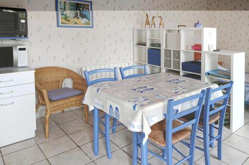 Holiday Home Ouessant - Bre051047-f