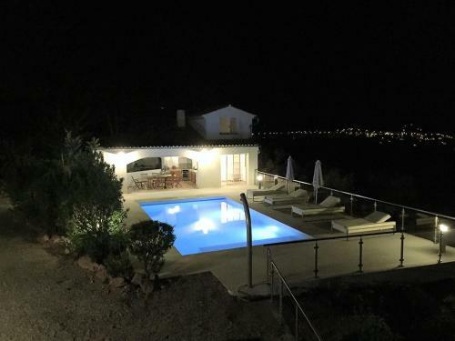 Luxurious Villa In Frejus With Private Swimming Pool