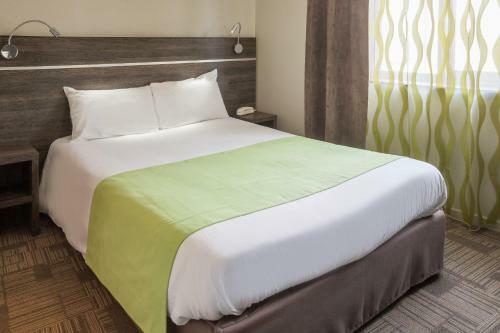 Hotel Logis H�tel Les Voyageurs