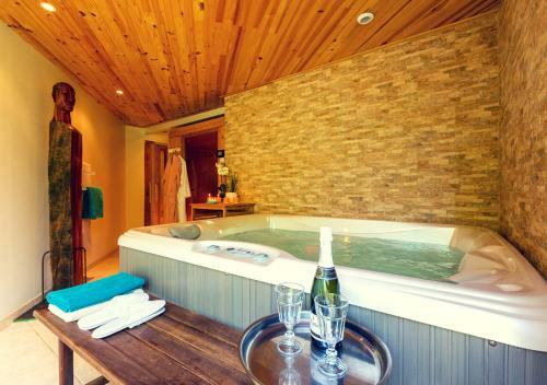 Sauna - Jacuzzi - 100% Priv� - L'estantada