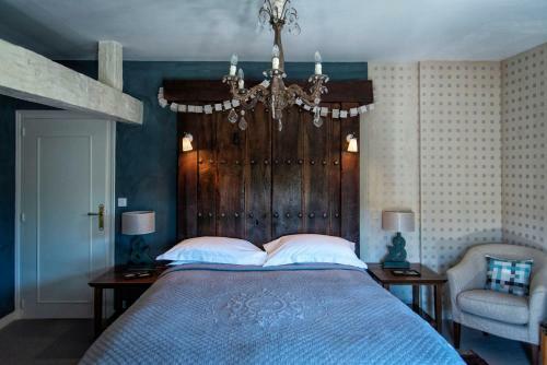 Les Deux Abbesses En Vert | La Grande Maison B&B