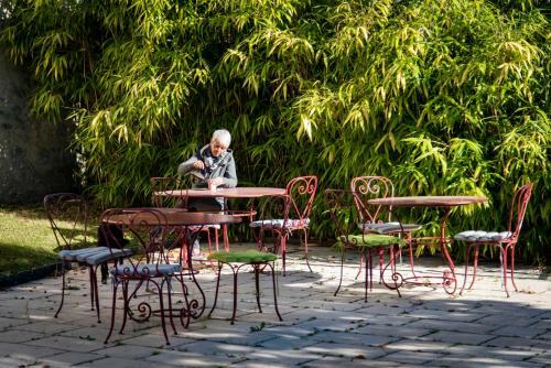 Les Deux Abbesses En Vert | La Grande Maison B&B