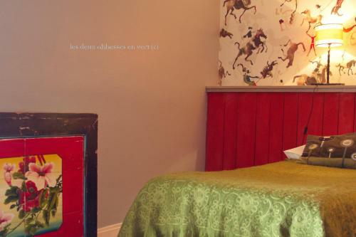 Les Deux Abbesses En Vert | La Grande Maison B&B