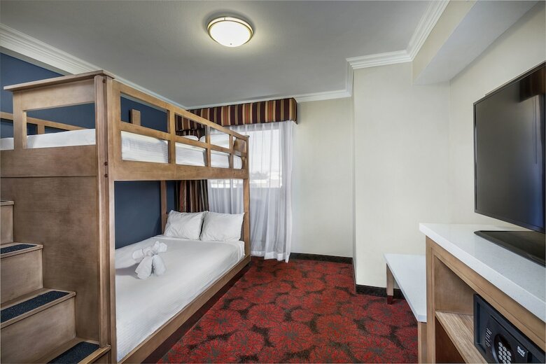 Desert Palms Hotel