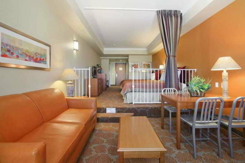 Desert Palms Hotel