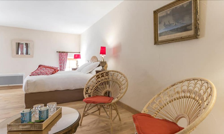 Hostal L'hote Antique