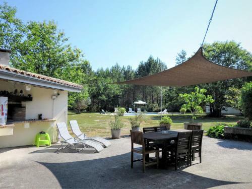 Holiday Home Anguilouse (ghp100)