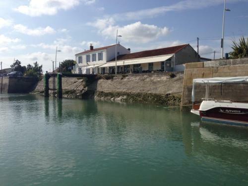 Hotel Les Bains Boyardville - H�tel Et Restaurant