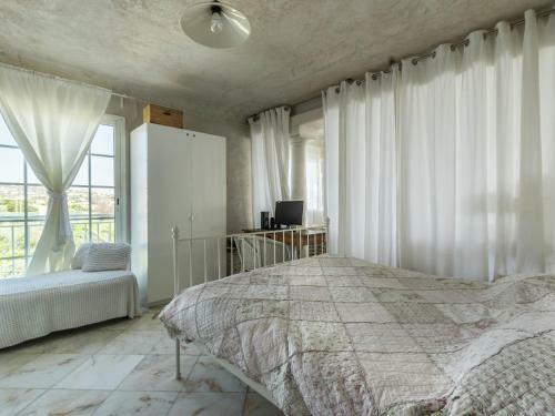 Luxurious Villa In Les Issambres With Jacuzzi
