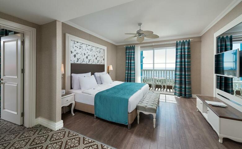 Hotel Rubi Platinum Spa Resort & Suites
