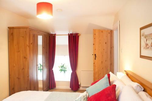 Bryn Melyn Farm Cottages