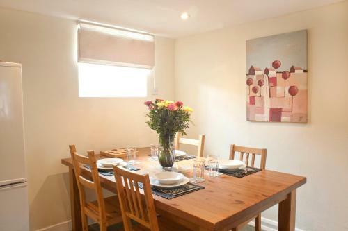 Bryn Melyn Farm Cottages