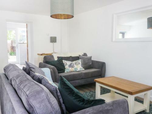 2 Ysgoldy, Bangor