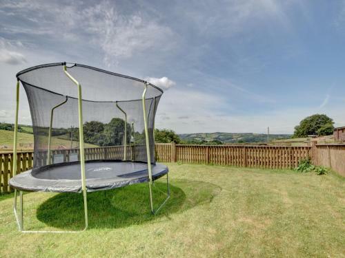 Charming Apartment In Bampton With Jacuzzi
