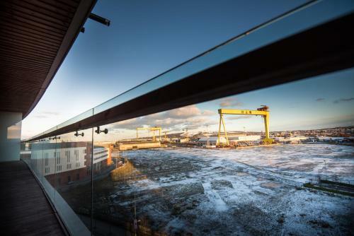 Samson View Luxury Titanic Apartment