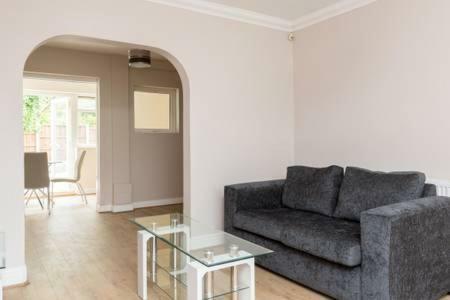 Apartamentos Solihull/nec/airport 3 Br Semi-detached House