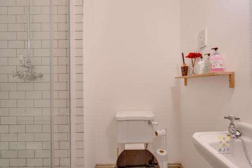 Queens Ajy Birmingham City Centre Apartment