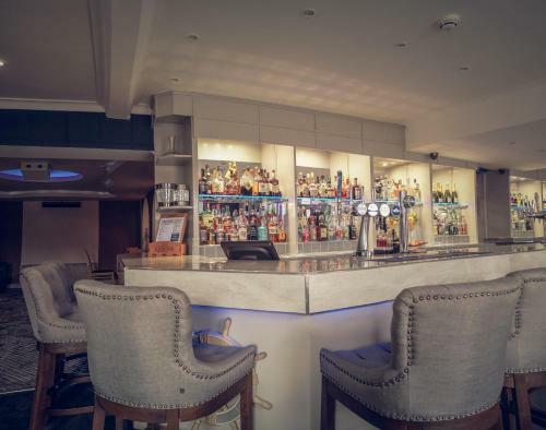Quayside Hotel & Bar