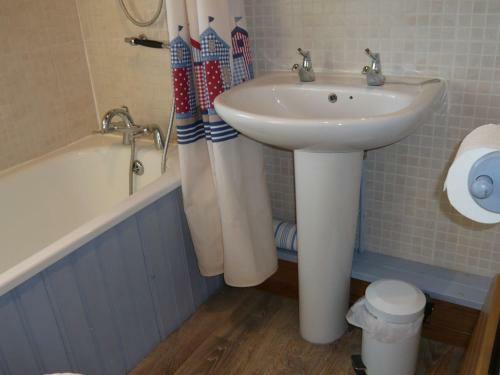 Modern Cottage In Romney Marsh With Open Kitchen