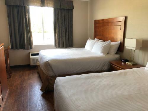 Hotel St. Albert Inn & Suites