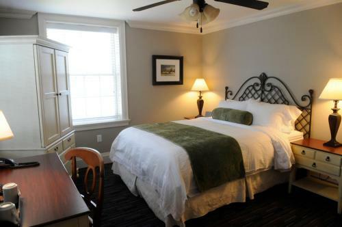 Hotel Sherwood Inn
