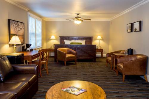 Hotel Sherwood Inn