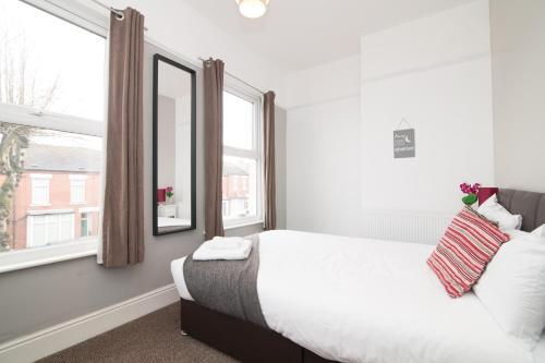 Queensland Lodge (6 Beds, Sleeps 8)