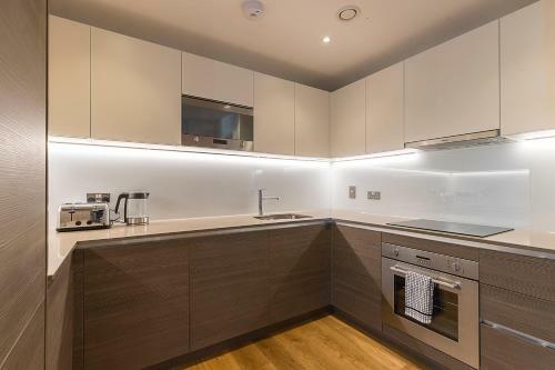 Colindale 3 Bed Luxury Apartment