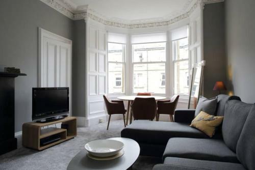 2 Bedroom Bruntsfield Apartment Sleeps 4
