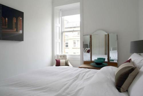 2 Bedroom Bruntsfield Apartment Sleeps 4