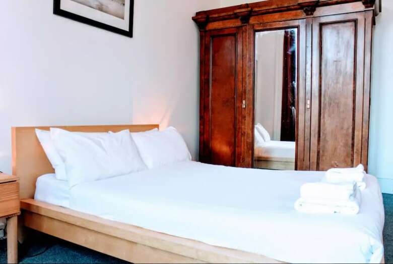 Traditional Apartment Over The Meadows Sleeps 10