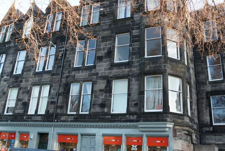 Traditional Apartment Over The Meadows Sleeps 10