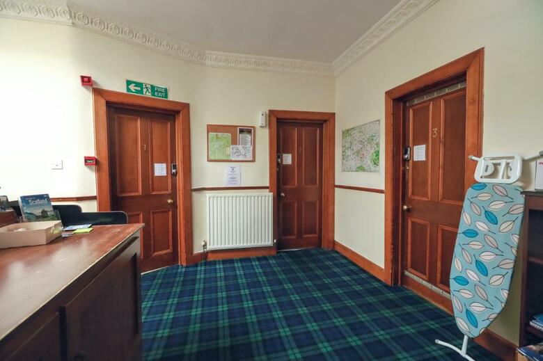 Hostal Airdenair Guest House