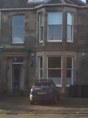 Hostal Clan Walker Guest House