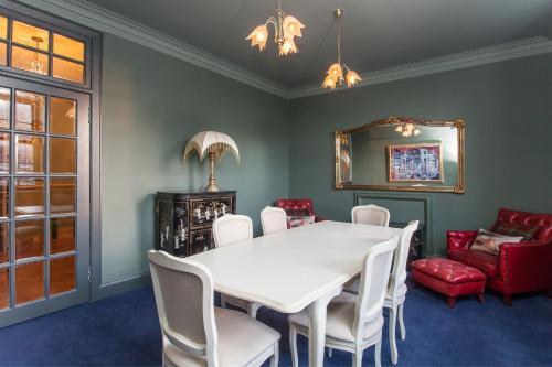 Apartamento The Ramsay Castle View Residence
