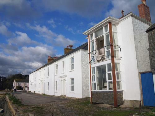 Waterside House, Flushing