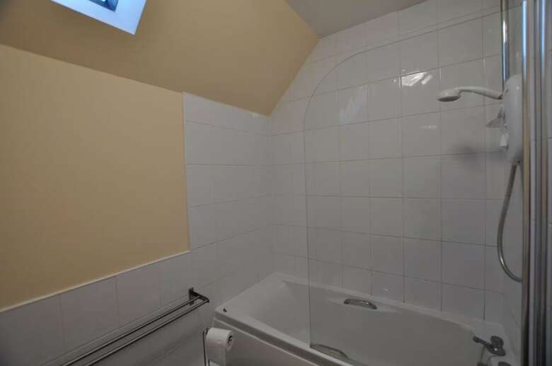 4 Varis Apartments