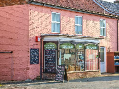 27 Whitegates, Great Yarmouth
