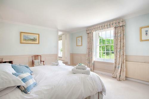 Vicarage House & Pool House