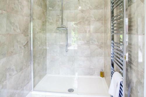 Vicarage House & Pool House