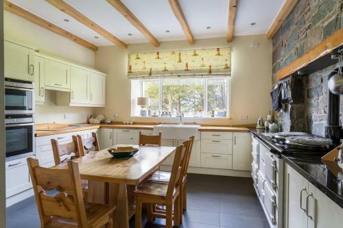 Agroturismo Kilmun Chateau Sleeps 17 Wifi