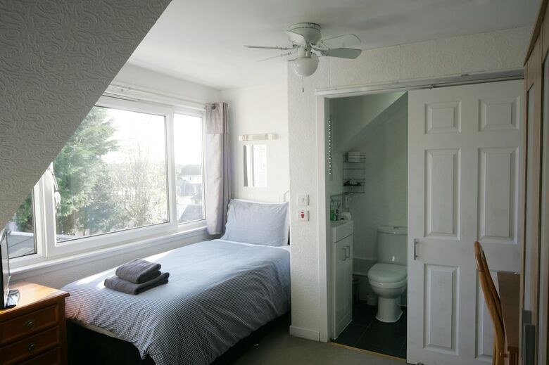 Bed & Breakfast Dean Park Guest House