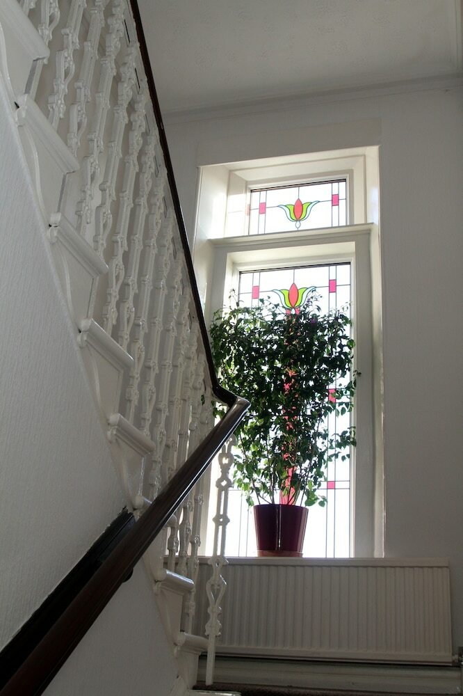 Bed & Breakfast Dean Park Guest House