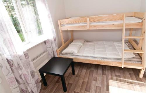 Holiday Home Hangvar Gullauser L�rbro
