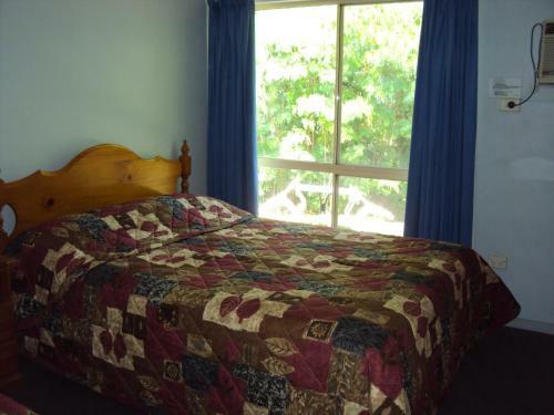 Palm Valley Motel