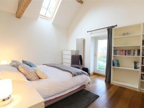 Hazel Manor Wing, Stroud