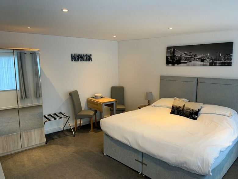 Hostal Fornham Guest House